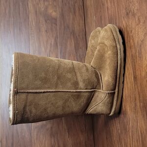 BEARPAW Tall Elle Water Resistant Hickory Sheepskin/Wool Leather Boots—SZ. 9
